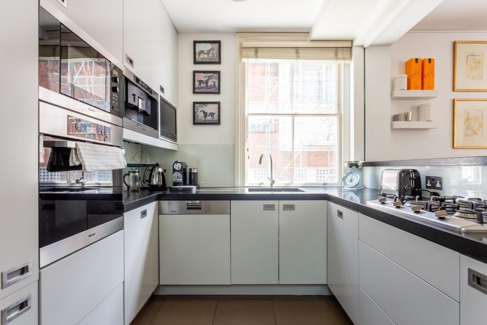 New Stunning 5bd Kensington House