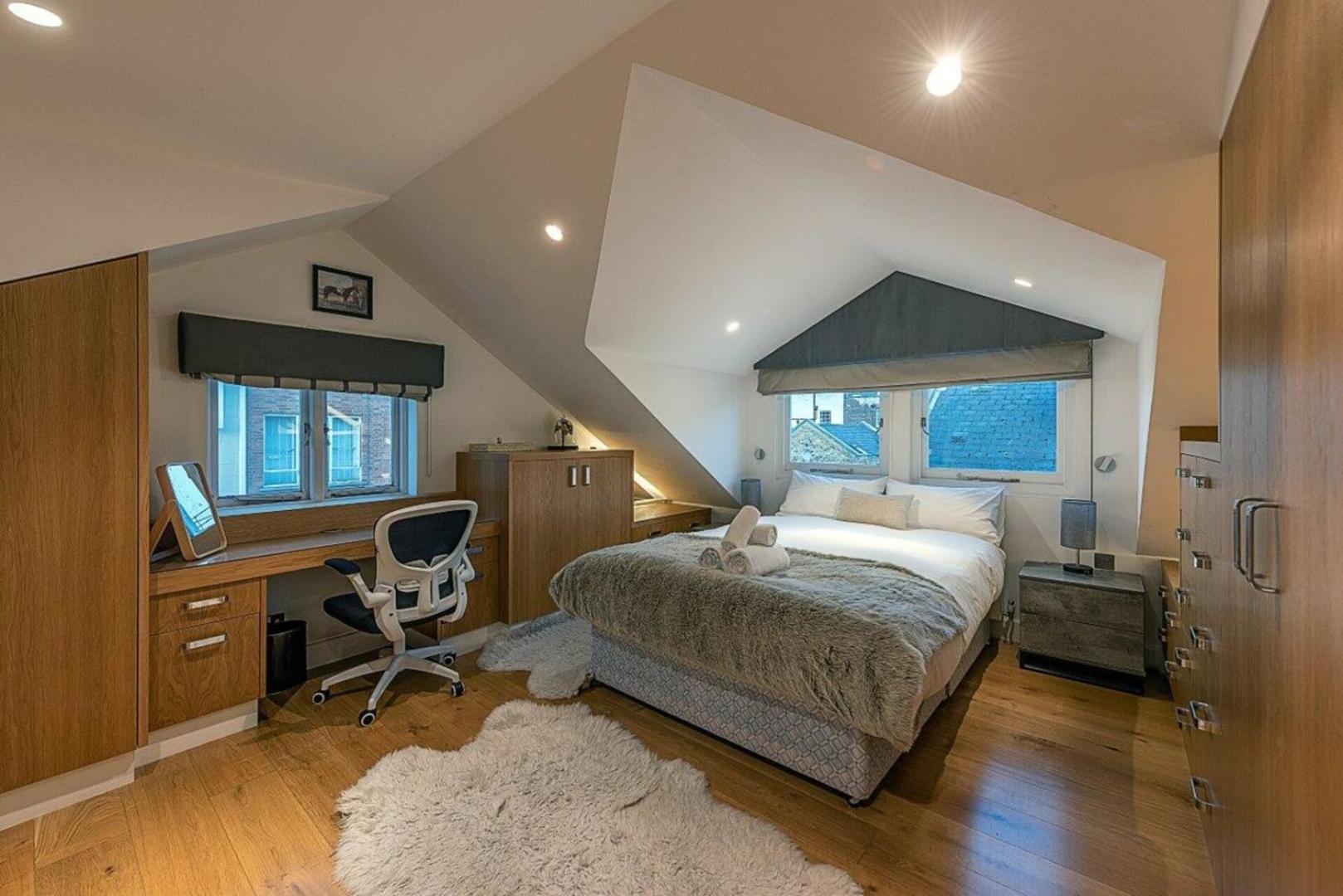 Case de vacanță New Stunning 5bd Mews House Londra